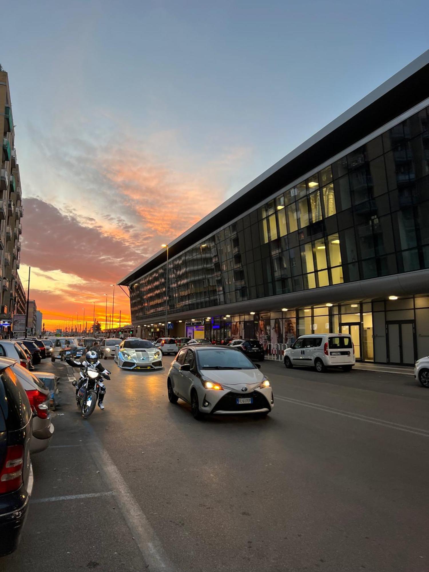 Citywise Vittorio - Independent Apartment Near Bari Central Station Екстериор снимка
